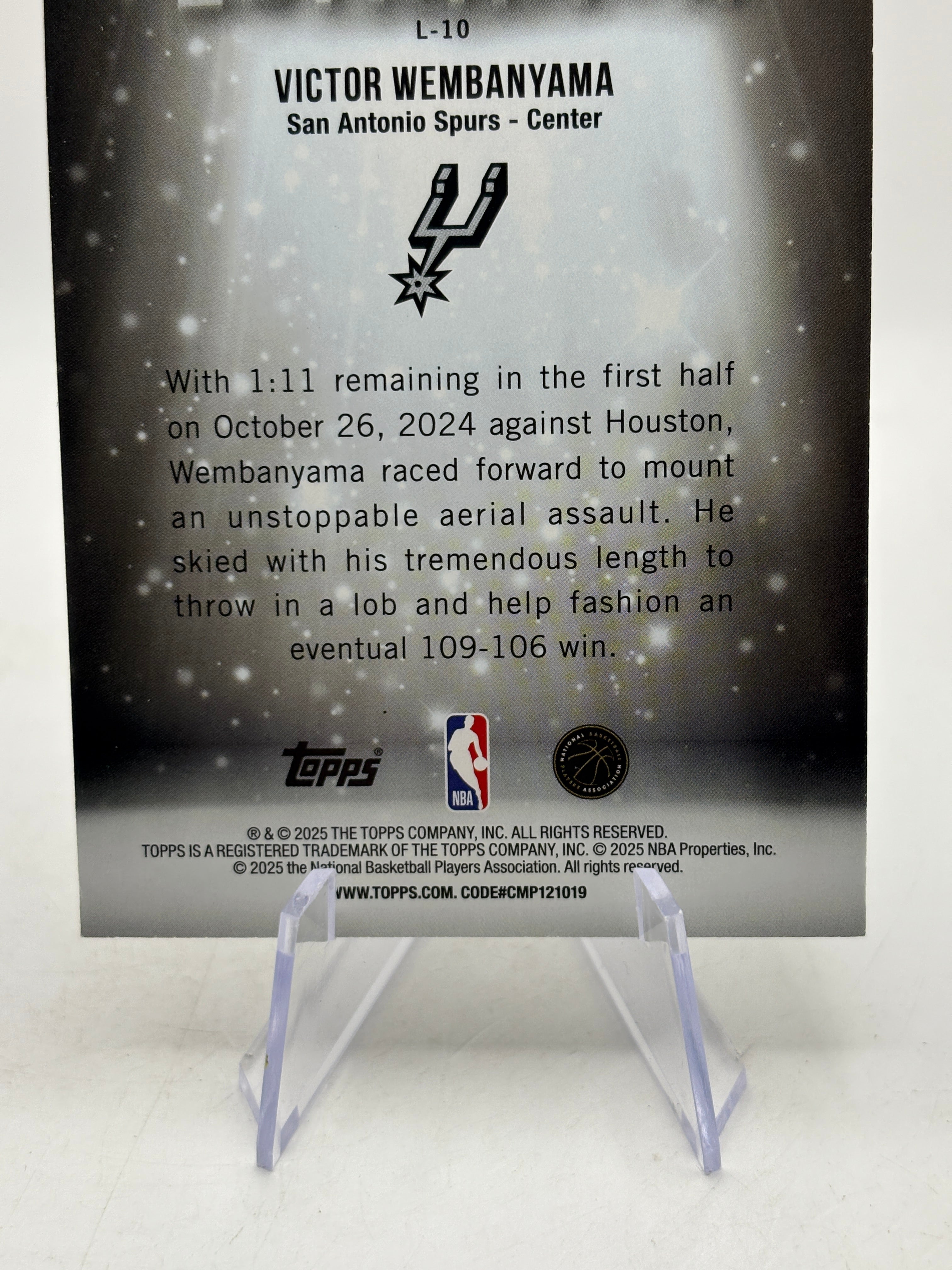 2025-26 Topps Basketball - #L-10 Victory Wembanyama Levitation Insert Silver, photo 4